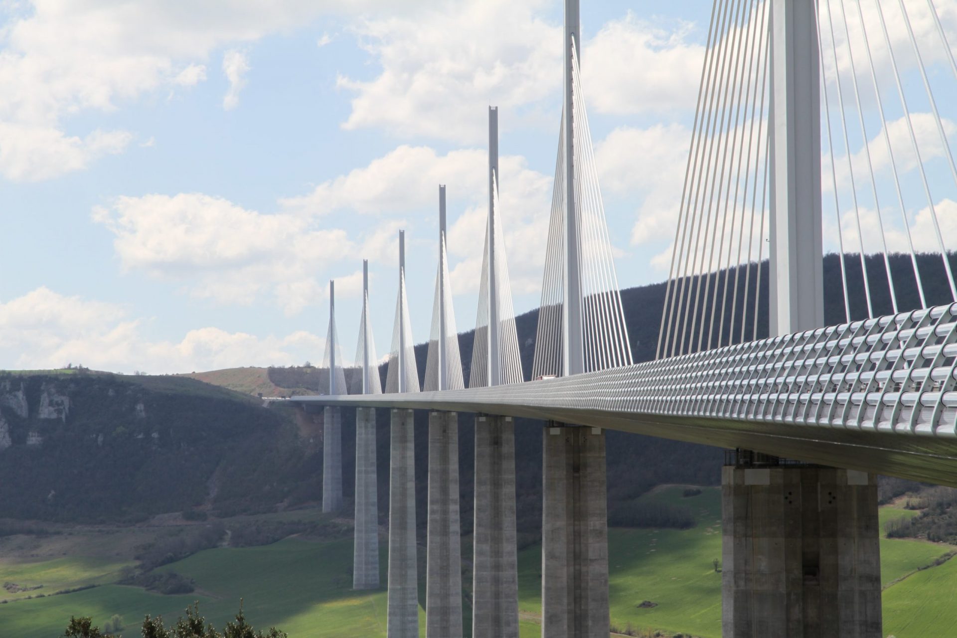 Le viaduc de Millau, un pont long de 2,46 km